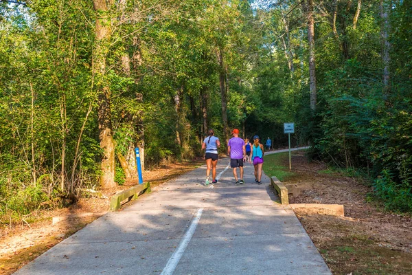 Family on Trail — Stock Photo, Image