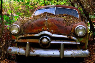 Eski Ford 'da güneş ışığı