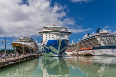 St Martin 'de üç gemi gezisi.