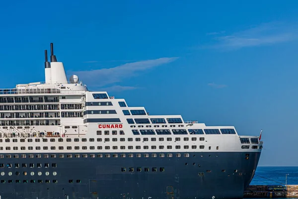 Achterschip van Cunard in de haven — Stockfoto