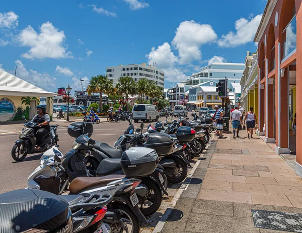 Mopeds aparcados en Bermudas — Foto de Stock