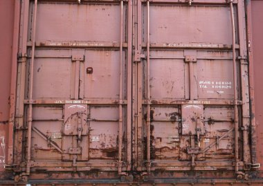 Loca Arabasının Kilitli Kapıları