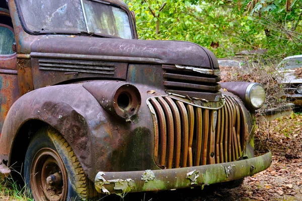 Грилл из старого грузовика Chevy — стоковое фото