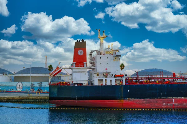 Rode en zwarte tanker in Los Angeles — Stockfoto