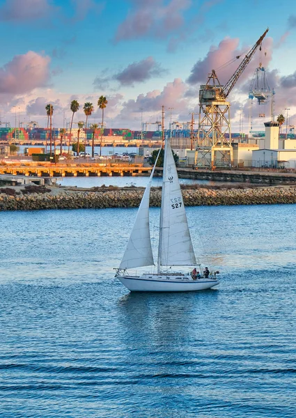 Saiboat em LA Harbor — Fotografia de Stock