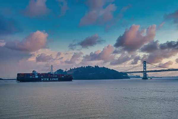 Freighter by Treasure Island at Dawn — Stock Photo, Image