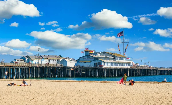 Santa Barbara Pier Beyond Beach — Stockfoto