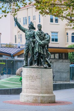 Gönüllü İtfaiye Anıtı