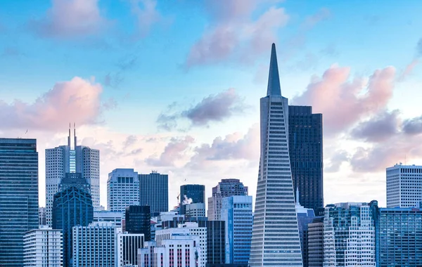 Ranní věže v San Franciscu — Stock fotografie