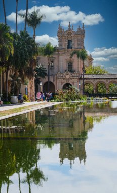 Balboa Parkı 'nda Yansıyan Göl