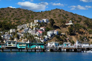 Avalon 'un Üzerindeki Evler