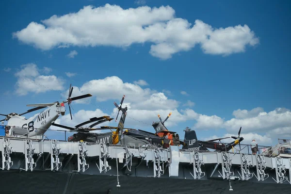 Helicópteros navales en Midway — Foto de Stock