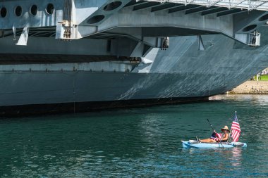 Bayraklı Adam Midway 'de