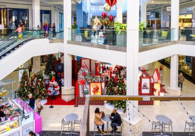 Alışveriş merkezinde Noel