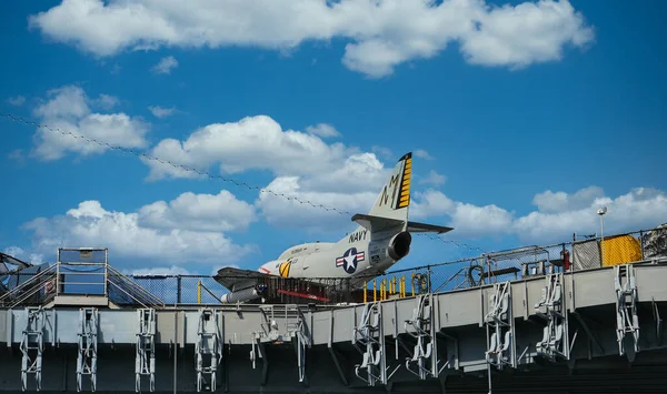 Navy Fighter Jet a pilótafülkében — Stock Fotó