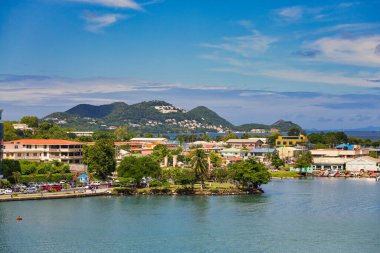 St. Lucia Limanı 'ndaki tepeler