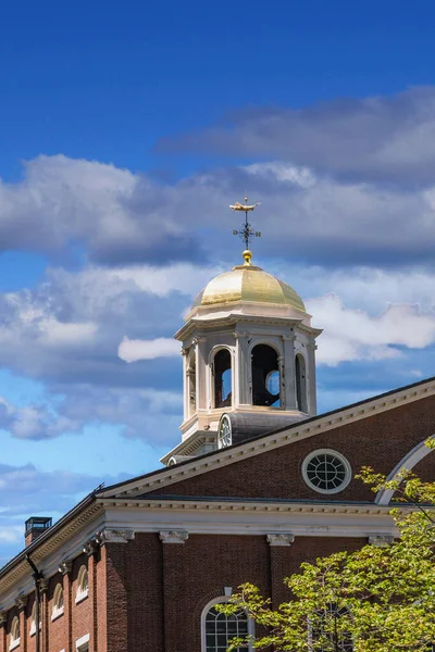 Gouden Koepel Boston Bell Tower Onder Nice Sky — Stockfoto