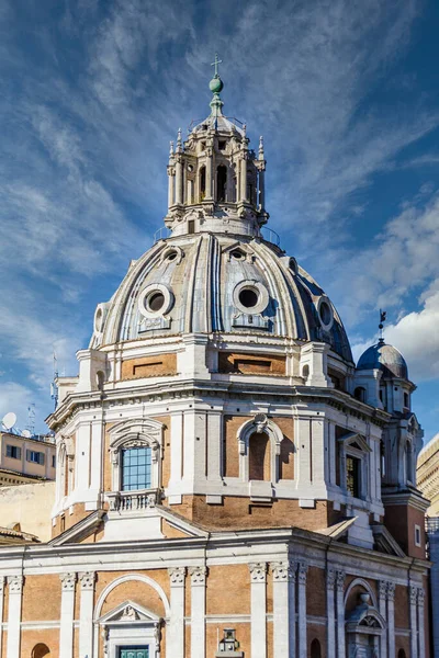 Romersk Kupol Klassisk Kyrka Klarblå Himmel — Stockfoto