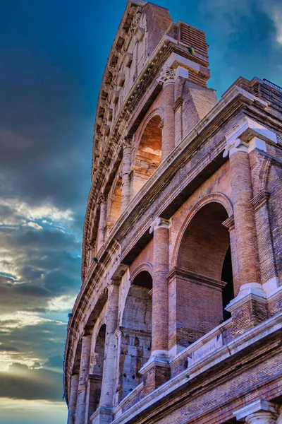 Många Trasiga Valv Coloseum Rom — Stockfoto