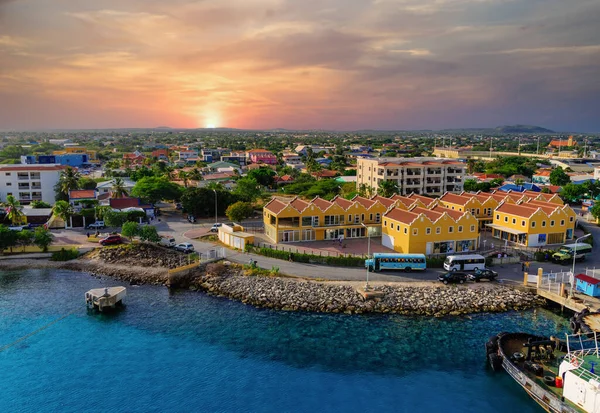 Porto de Bonaire ao pôr do sol — Fotografia de Stock
