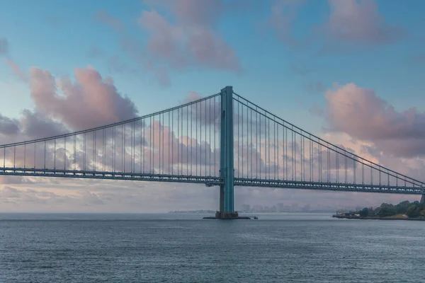 Verrazano Bridge on Dsk Sky — ストック写真