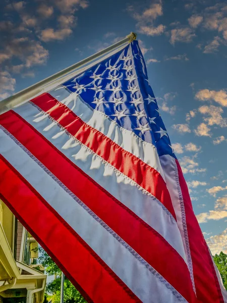夕暮れ時のアメリカ国旗 — ストック写真