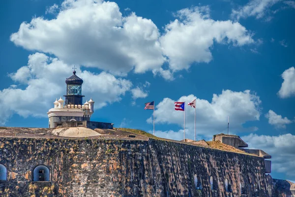 Flaggor på El Morro Fort — Stockfoto