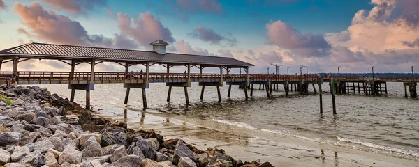 Wood Pier on Stormy Day after Rain — Stock Photo, Image