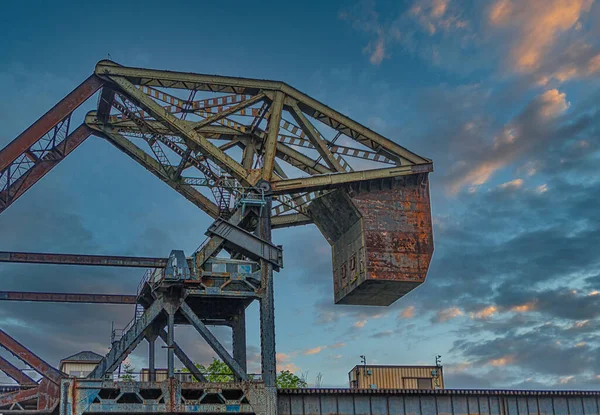 Tegenwicht op Trestle Bridge bij zonsondergang — Stockfoto