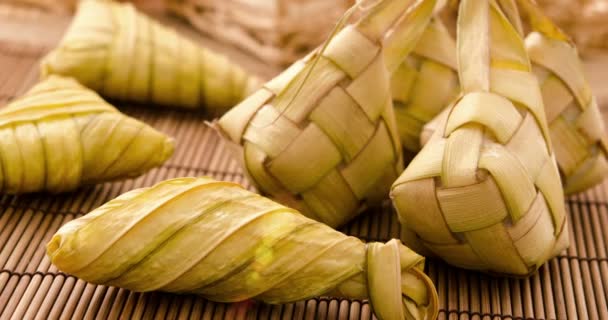 Ketupat Ris Klimp Lokal Delikatess Juletid Sydostasien Ketupat Naturlig Ris — Stockvideo