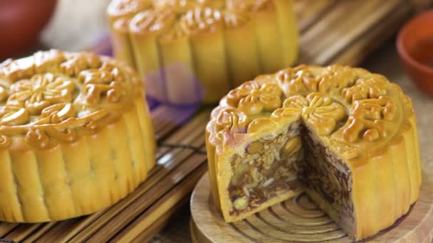 Chinees Medio Herfst Festival Voedingsmiddelen Traditionele Mooncakes Instelling Van Tabel — Stockvideo