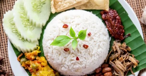 Nasi Lemak Prato Tradicional Arroz Pasta Curry Malaio Vídeo Filmagem — Vídeo de Stock