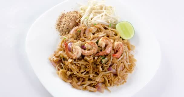 Tajskie Jedzenie Stir Fry Pad Thai Makaron Krewetkami Materiały Wideo — Wideo stockowe