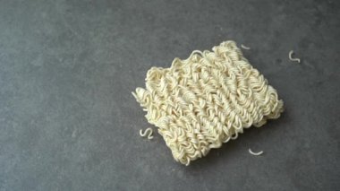 Tablo arka plan görüntüleri video üzerinde Asya ramen anlık erişte bloğu.