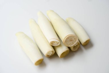 Şeker Çubuğu Çiçeği, Fiji adalarında ya da Endonezya 'da Telur Tebu olarak da bilinir. Bilimsel adı Saccharum edule hasskarl.