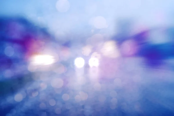 抽象的偏离焦点的博克公路景观通过车窗模糊与大雨 — 图库照片