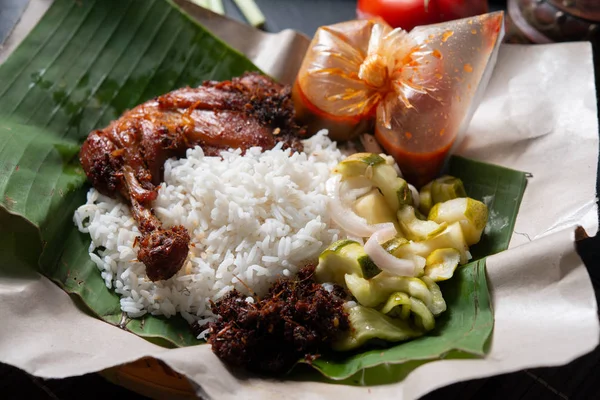 Nasi lemak kukus — Stockfoto