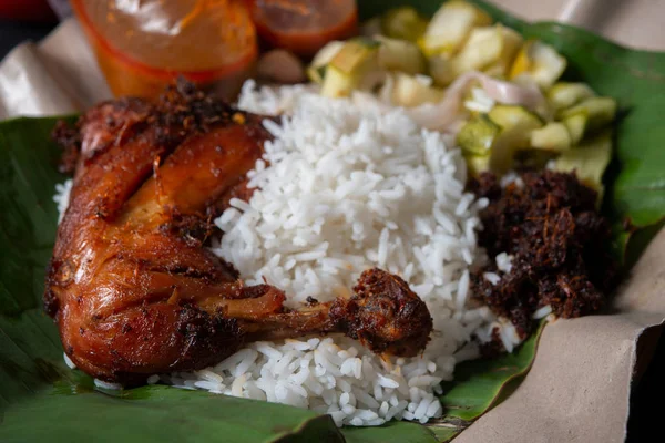 Nasi lemak kukus — Stockfoto