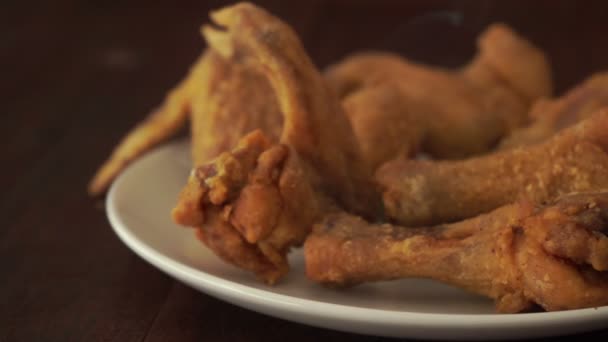 Eredeti Recept Sült Csirke Barna Háttér Teljes Lemez — Stock videók