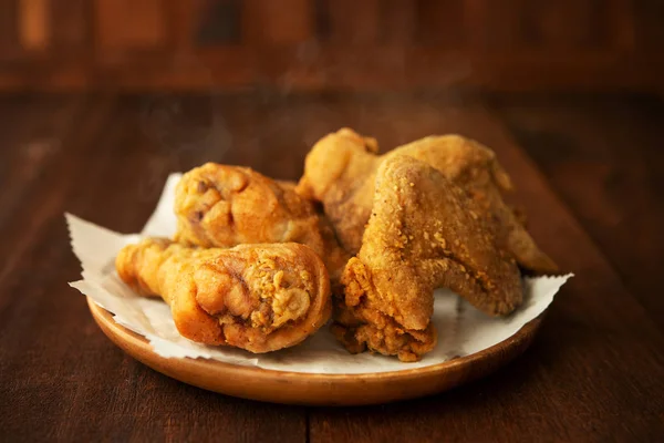 Plate of original recipe fried chickens — Stock Photo, Image