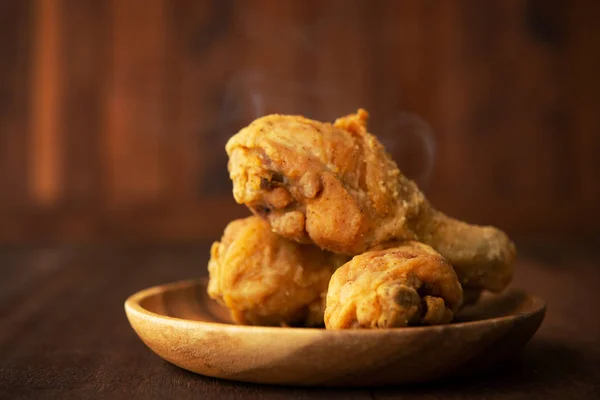 Teller mit original Rezept gebratene Hühner — Stockfoto