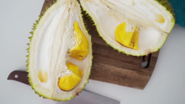 Malaysia Kända Frukter Durian Musang King Söt Gyllene Krämig Kött — Stockvideo