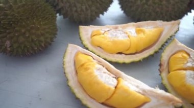 Malezya ünlü meyveler Durian Musang Kral, tatlı altın kremsi eti.