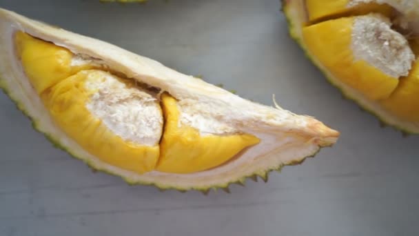 Maleisië Beroemde Vruchten Durian Musang Koning Zoete Gouden Romige Vlees — Stockvideo