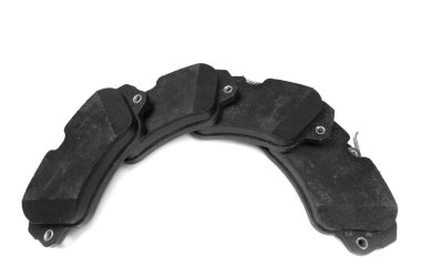 Fren balatası kiti. Beyaz arka plan üzerinde izole