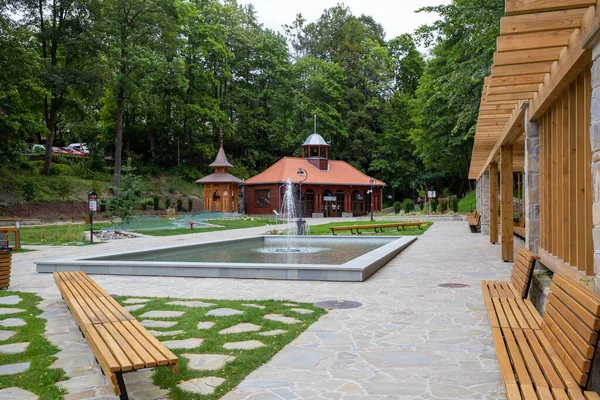 Krynica Zdroj Polen August 2020 Brunnen Auf Der Promenade Der — Stockfoto