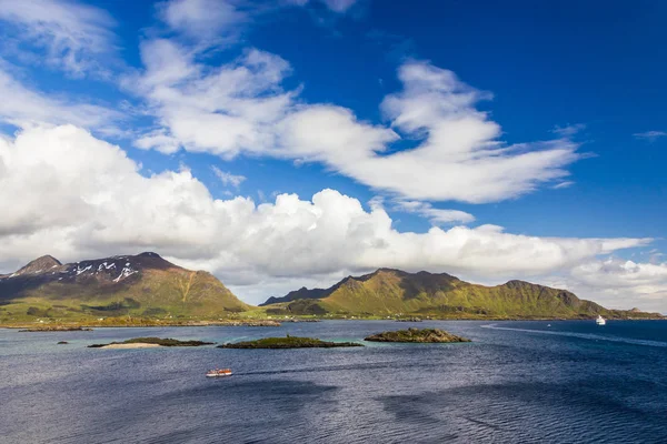 ノルウェーのロフォーテン諸島の美しい景色 — ストック写真