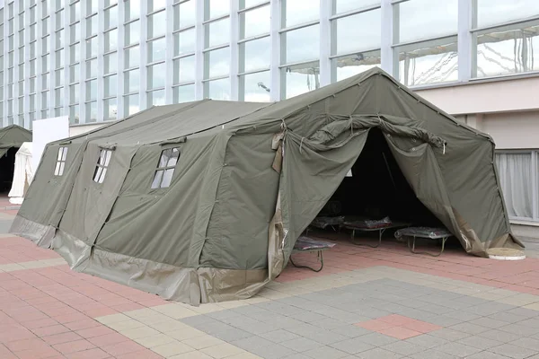 Green Tent Temporary Shelter Disasters Refuge — Stock Photo, Image
