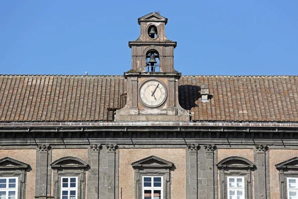 Zegar Dzwony Budynku Mieście Neapol — Zdjęcie stockowe