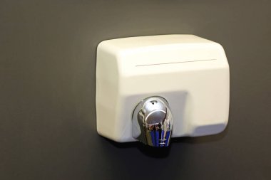 Duvara monte beyaz elektrikli el kurutma makinesi